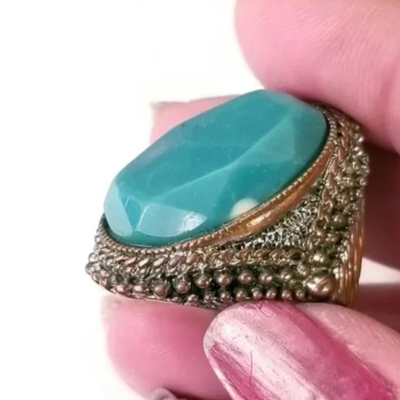 Vintage Ring with Large Faux Stone - Picture 7 of 9